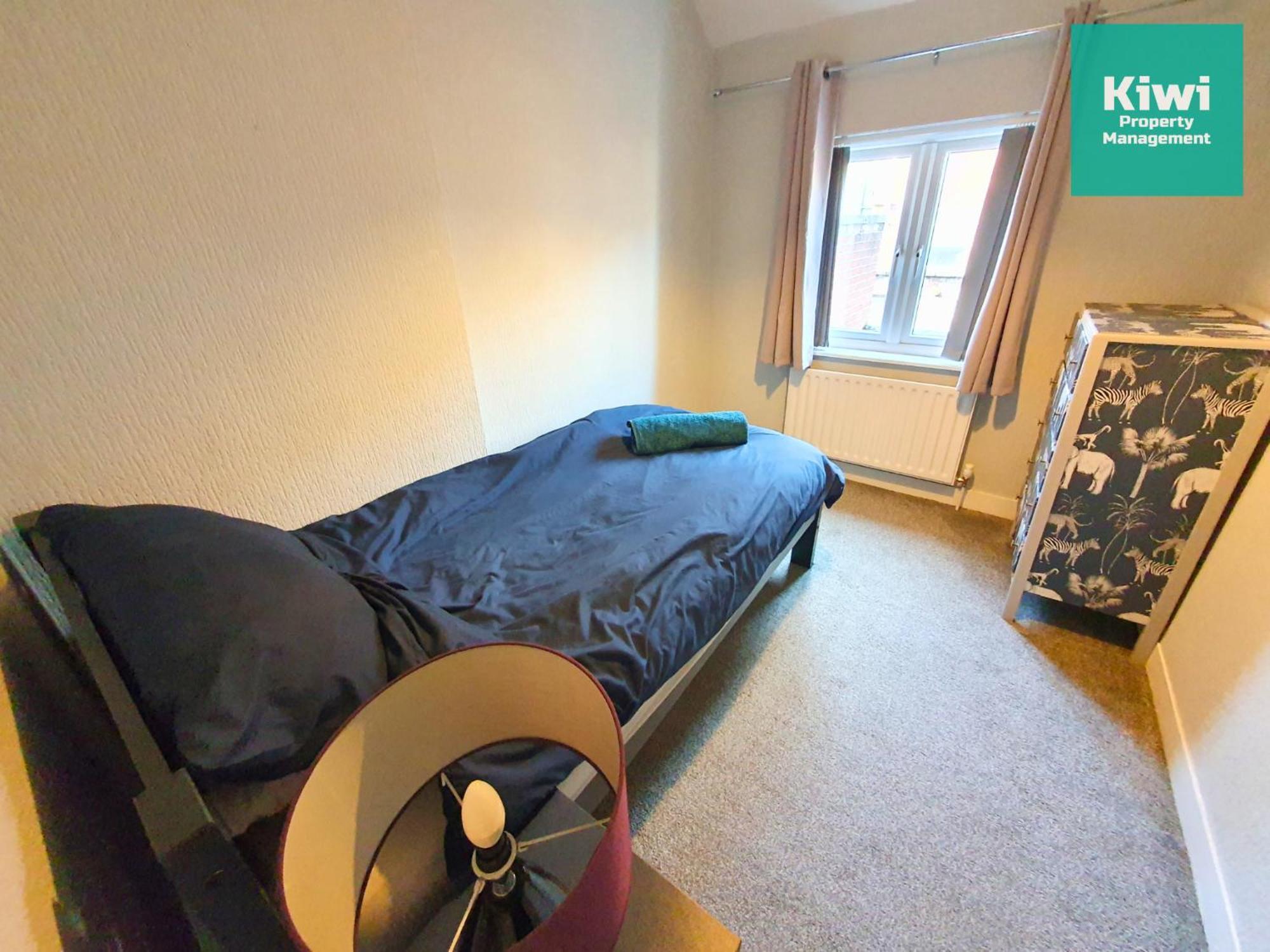 Quiet Townhouse - 5 Minutes From Centre